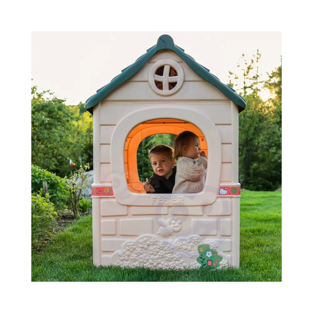 Domek z materiału Anti-UV, odporny na działanie słońca.