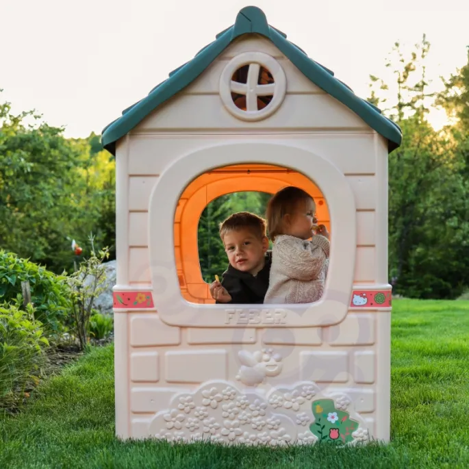 Domek z materiału Anti-UV, odporny na działanie słońca.