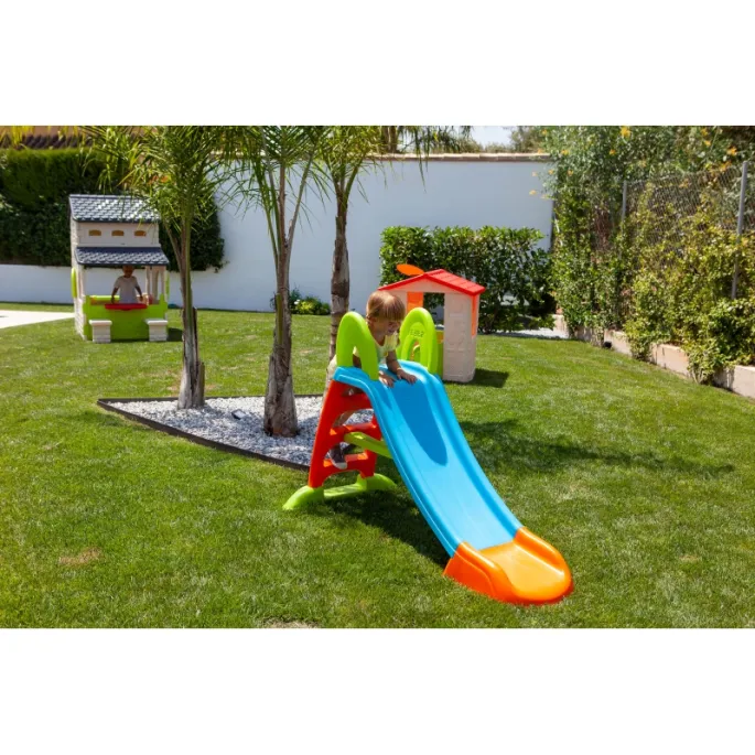 Bezpieczna zjeżdżalnia z wysokimi ściankami bocznymi