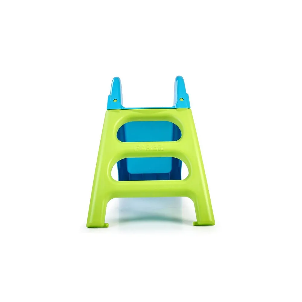 Wodna zjeżdżalnia First Slide idealna na lato