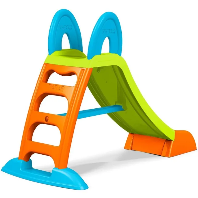 Zjeżdżalnia z antypoślizgowymi stopniami i uchwytami