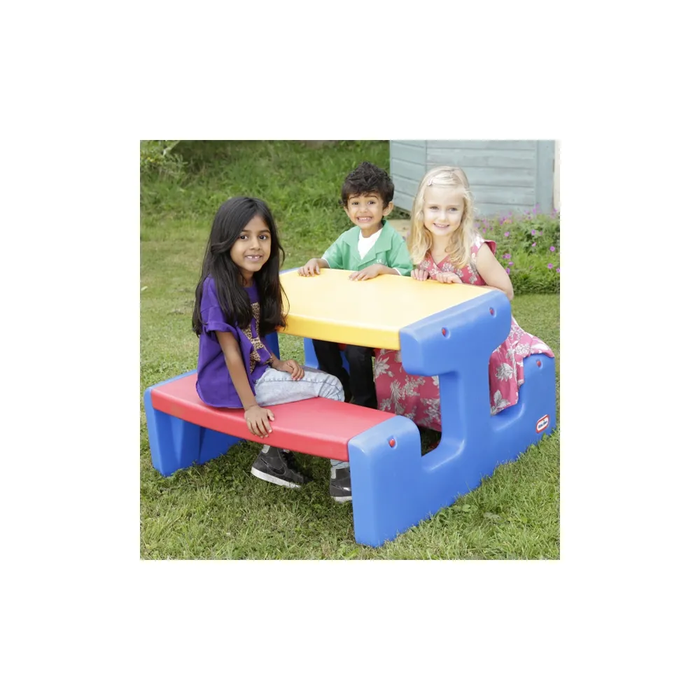 Bezpieczny i trwały stół piknikowy z wygodnymi siedziskami