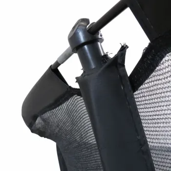 Dzieci bawią się na trampolinie Axi 366 cm