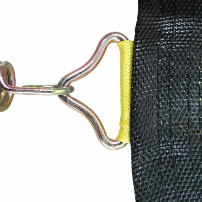 Montaż trampoliny Axi Denver w ogrodzie