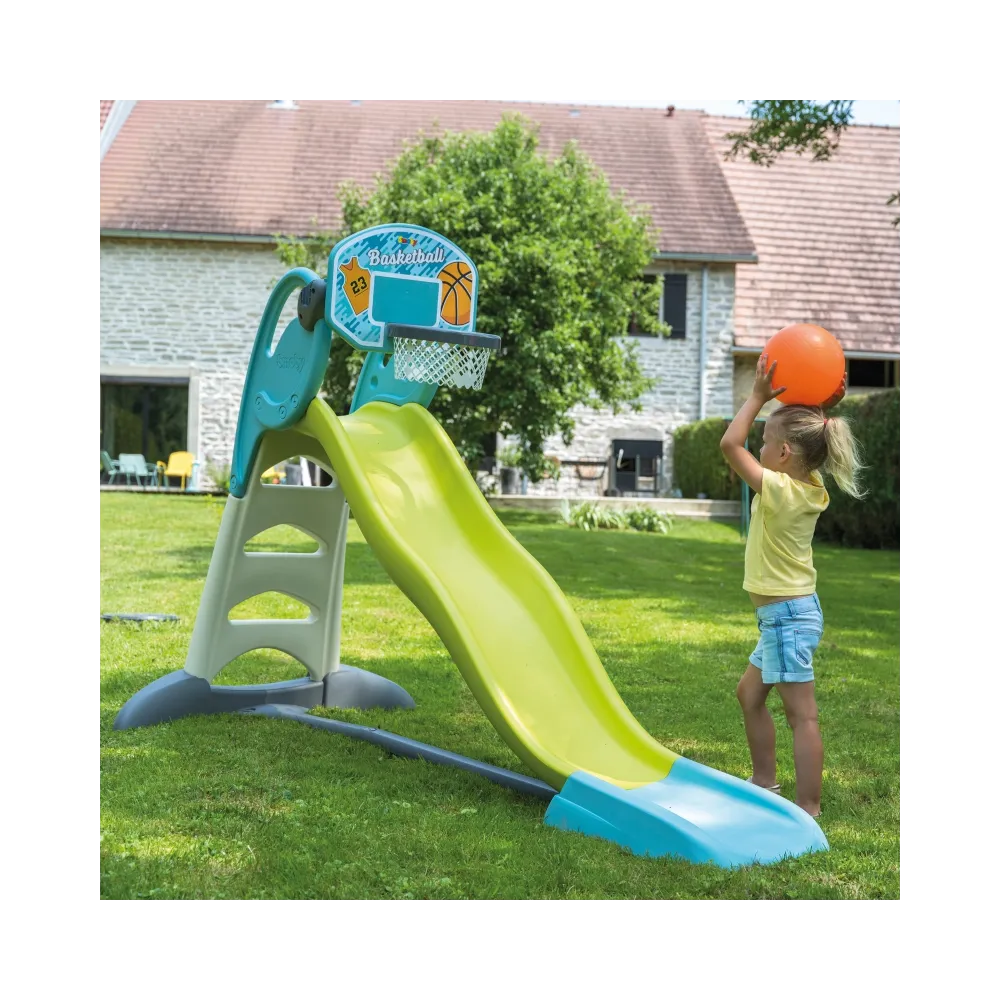 Zjeżdżalnia z koszem Smoby - idealna zabawa