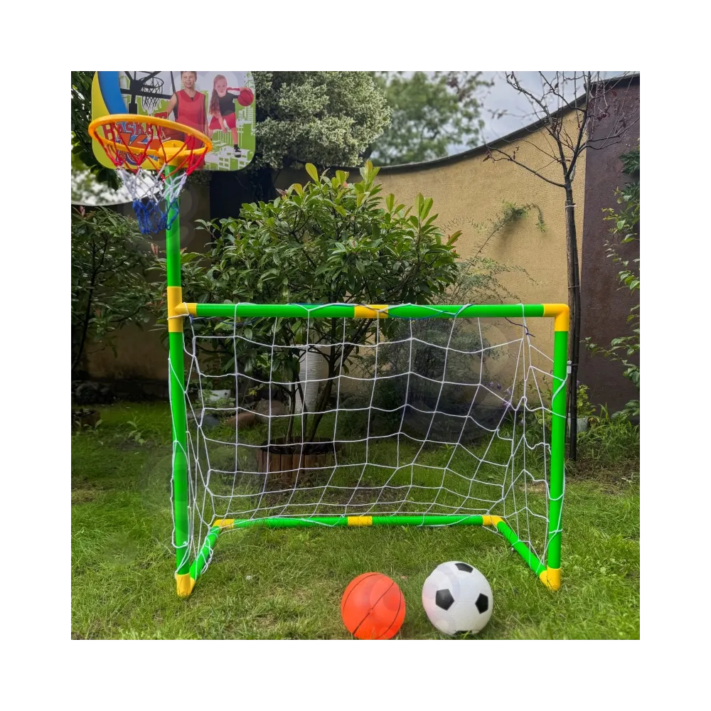 Dzieci bawią się w wolnej chwilce z zestawem WOOPIE