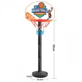 Piłka koszykowa i kosz dla aktywnych dzieci.