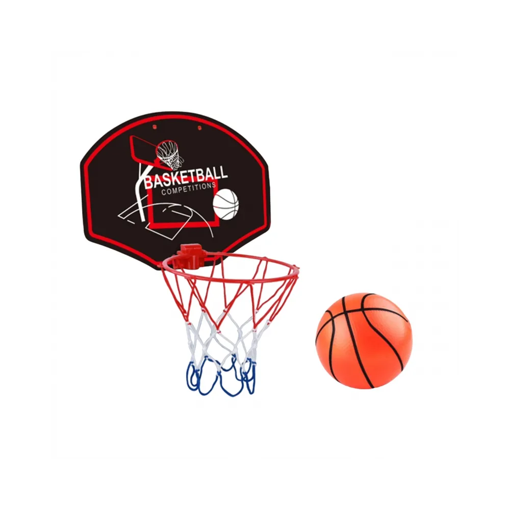 Kosz do gry w koszykówkę w ogrodzie