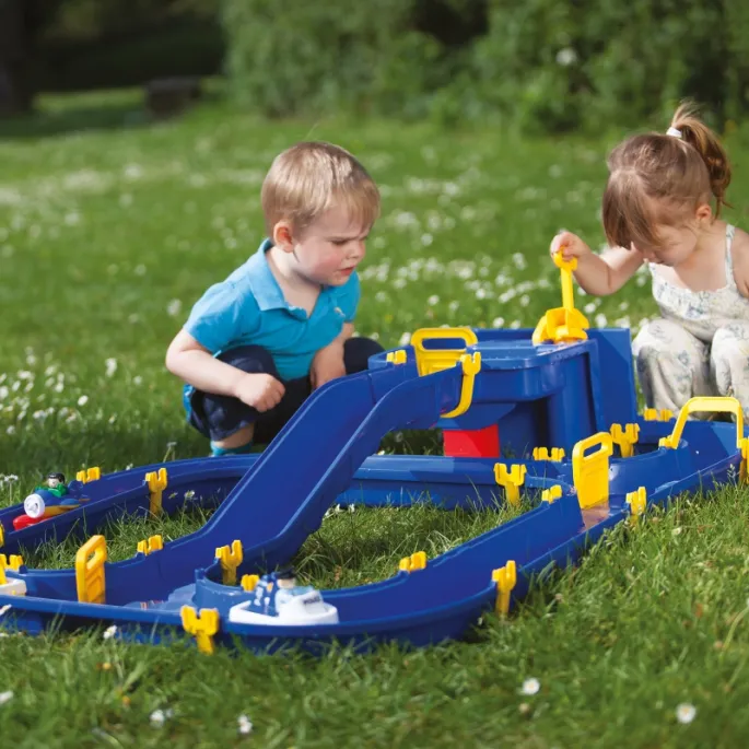 Rozwój kreatywności z zabawką wodną Niagara.