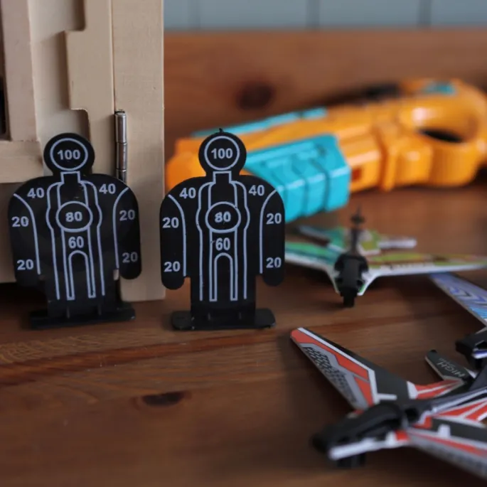 Aktywna zabawa z pistoletu samolotami