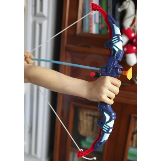 Trzy strzały z przyssawkami do celowania w gładkie powierzchnie