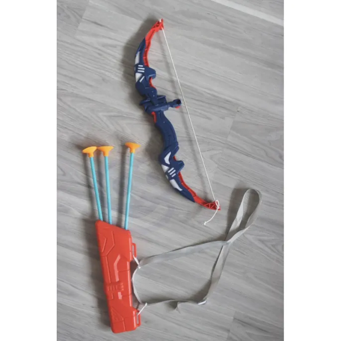 Futurystyczny łuk dla małych miłośników łucznictwa