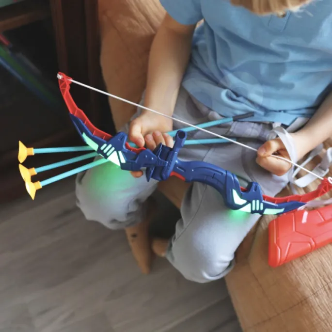 Kołczan z regulowanym paskiem do wygodnego noszenia