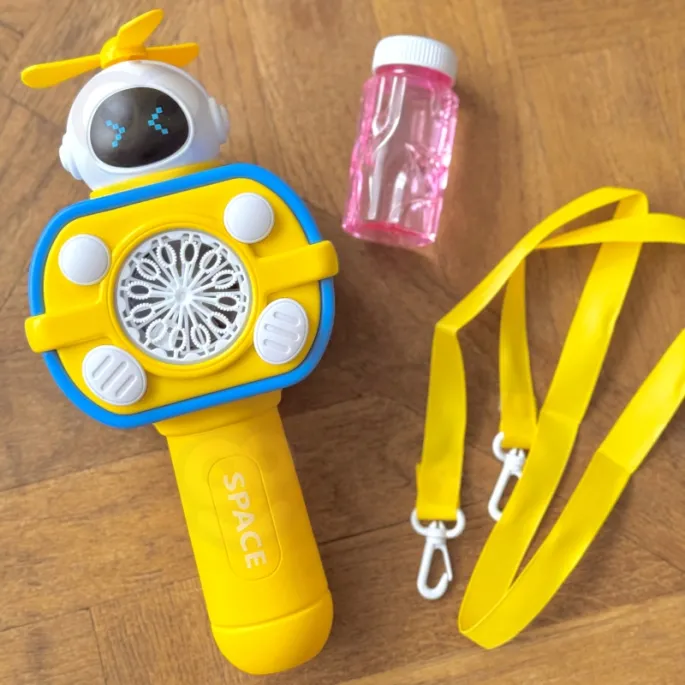 Automatyczna maszyna do baniek dla dzieci w kształcie astronauty.