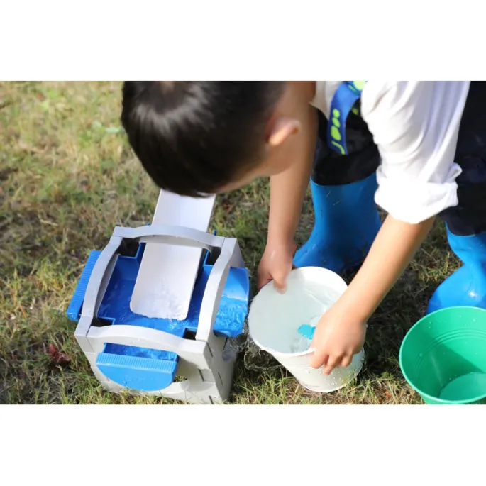 Metalowe wiaderka do piaskownicy i wody