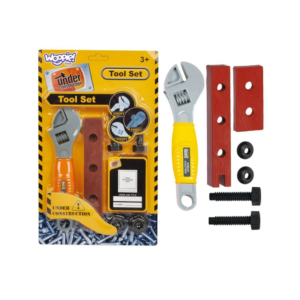 Zestaw narzędzi dla małego majsterkowicza z kluczem nastawnym.