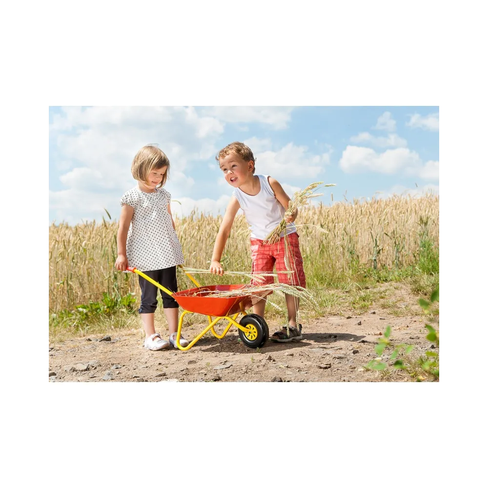 Solidna taczka ogrodowa dla małych pomocników w każdym wieku