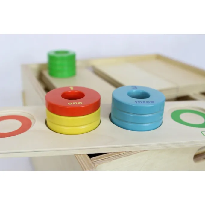 Zestaw do nauki rozpoznawania kolorów i kształtów.