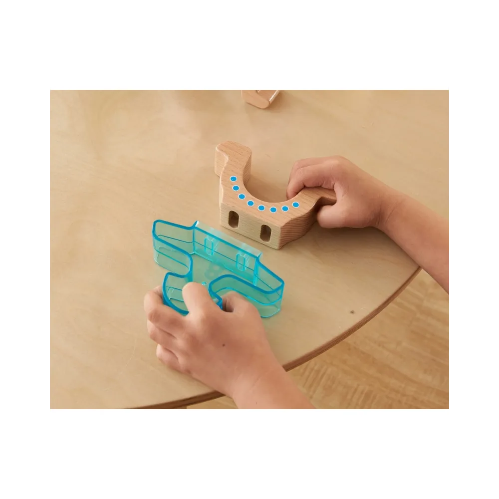 Drewniane i plastikowe figurki bezpieczne dla najmłodszych graczy