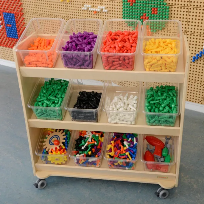 Efektywne przechowywanie kołeczków i śrubek w akrylowych pojemnikach