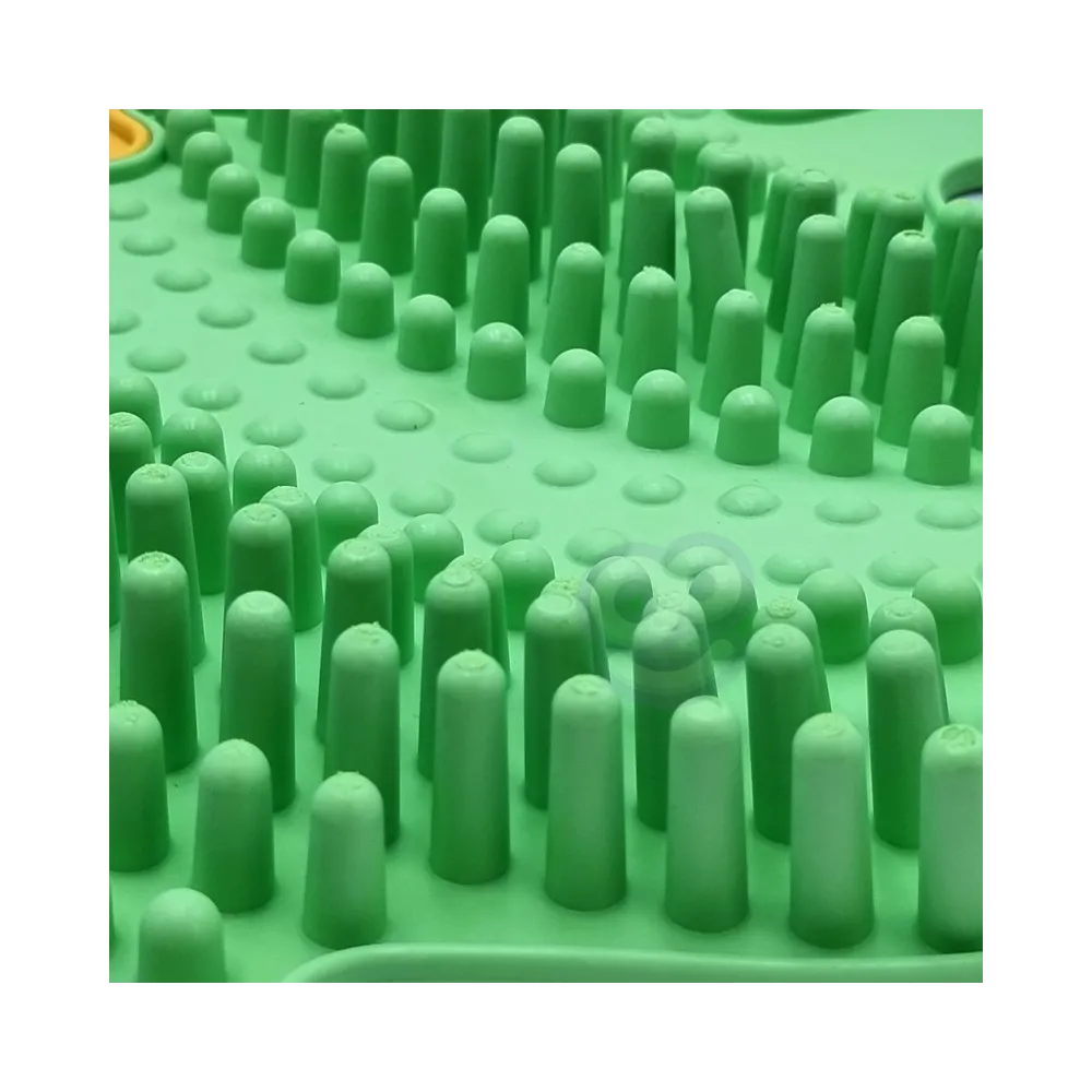 Kolorowe elementy maty dla maluchów do kreatywnej zabawy