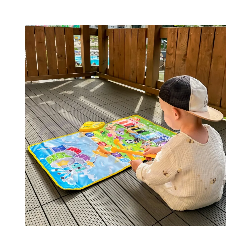 Zwierzątka na macie dla małych muzyków