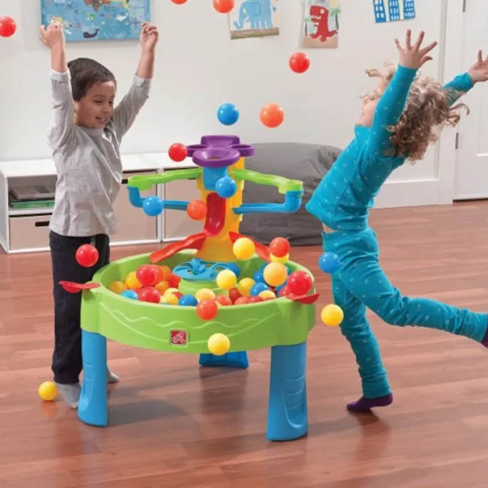 Bezpieczna zabawa dla dzieci z kolorowym stołem wodnym