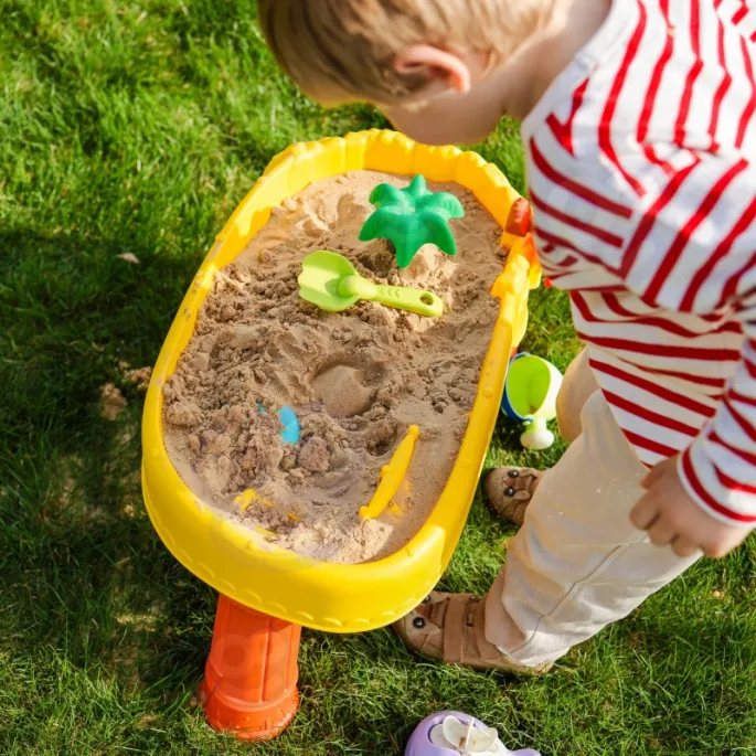 Zabawa w piasku z WOOPIE Stolik Wodny