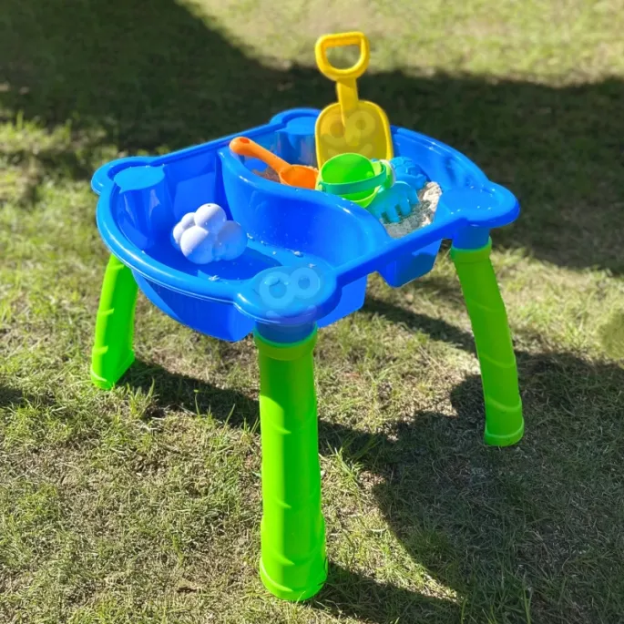 Innowacyjny stolik wodny i piaskownica dla maluchów