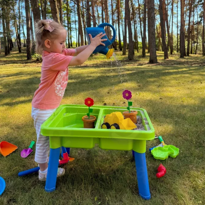 Idealny stolik wodny dla najmłodszych