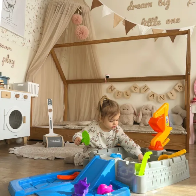 Kreatywna zabawa w przenośnej piaskownicy WOOPIE