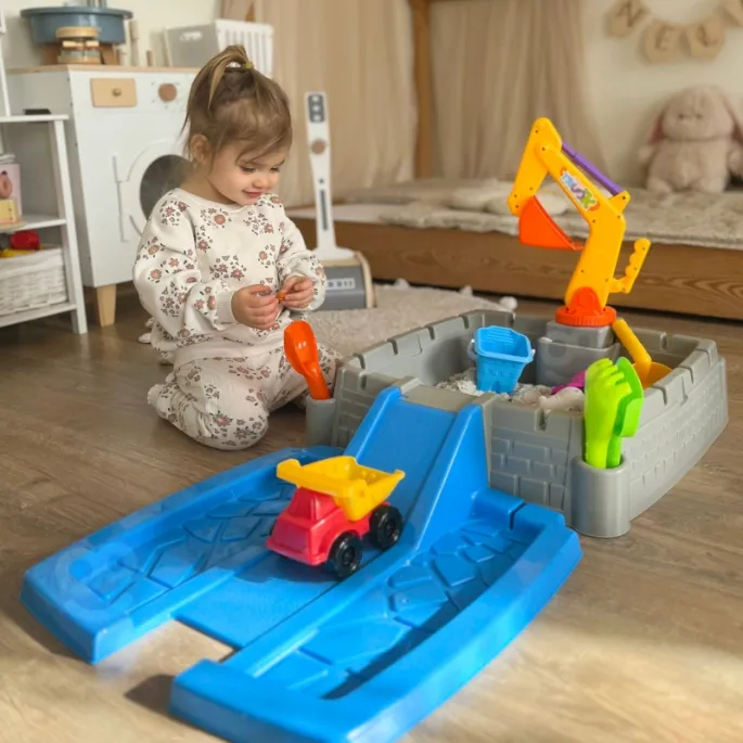 Mini wywrotka i akcesoria w zestawie do piaskownicy