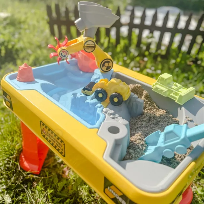 Zjeżdżalnia i rampy wodne w kolorowym zestawie