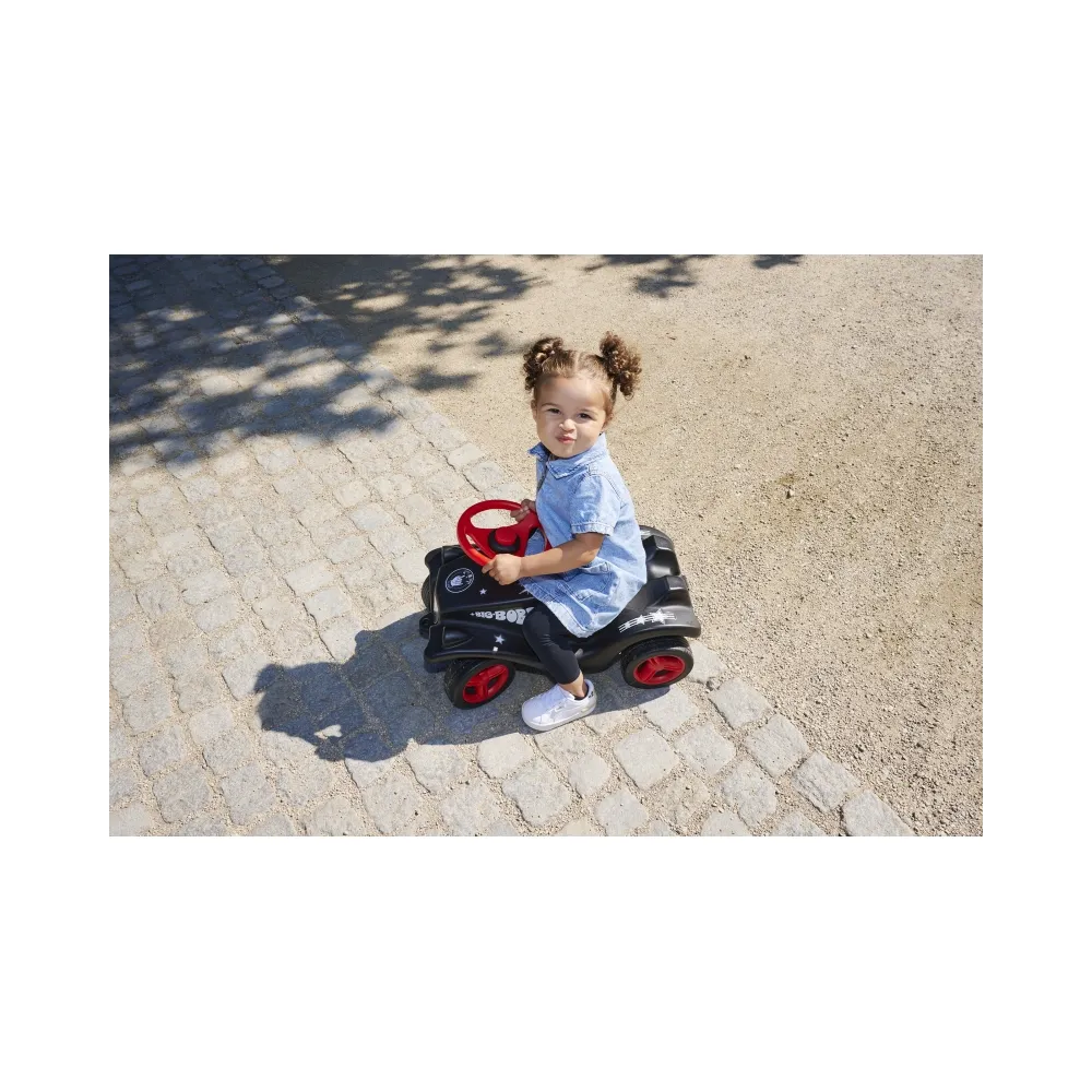 Kolorowe naklejki rockowe na Bobby Car Classic