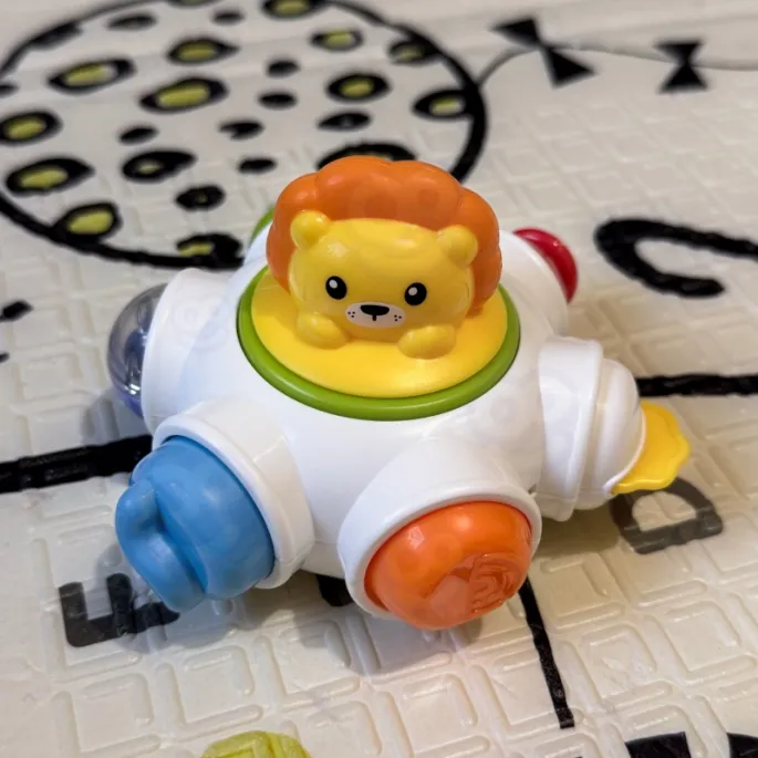 Sensoryczna kostka aktywności dla maluchów od 18. miesiąca