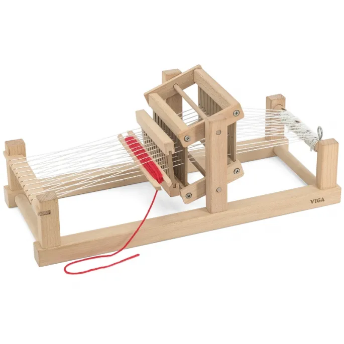 Kreatywne zabawy z krosnem tkackim dla małych artystów.