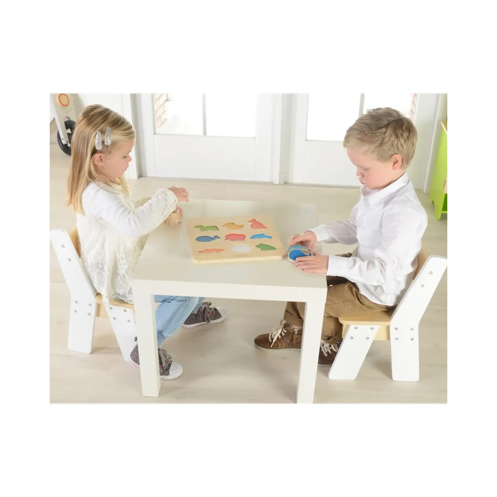 Tablica manipulacyjna z kolorowymi klockami do nauki