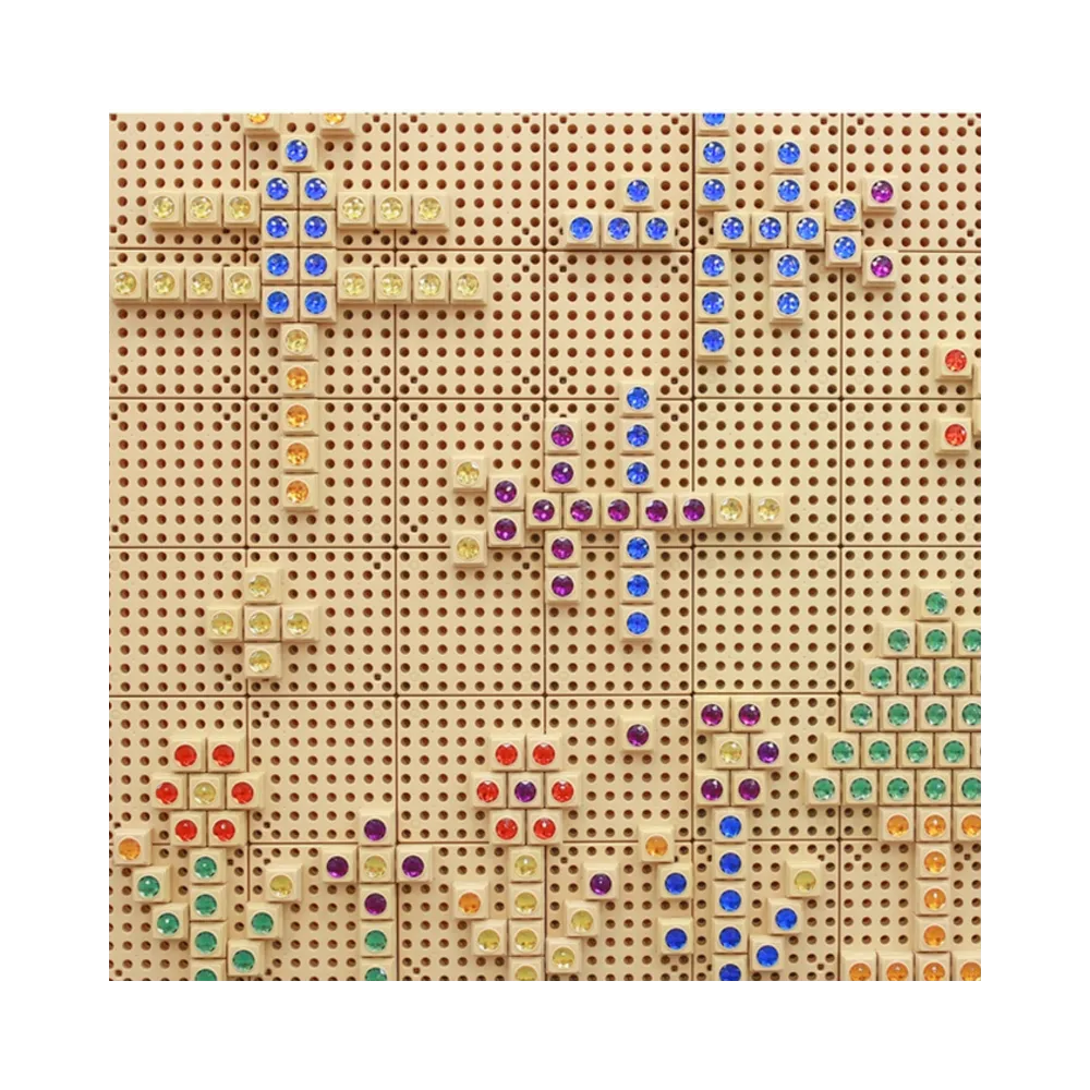 Zestaw kolorowych klocków stymulujących wyobraźnię dzieci