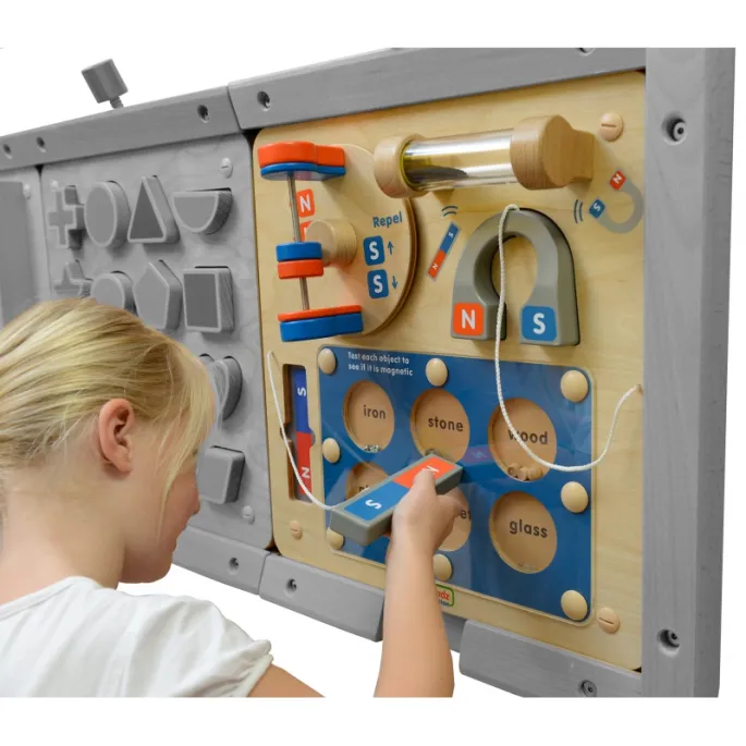 Edukacyjna zabawa z przyciąganiem i odpychaniem