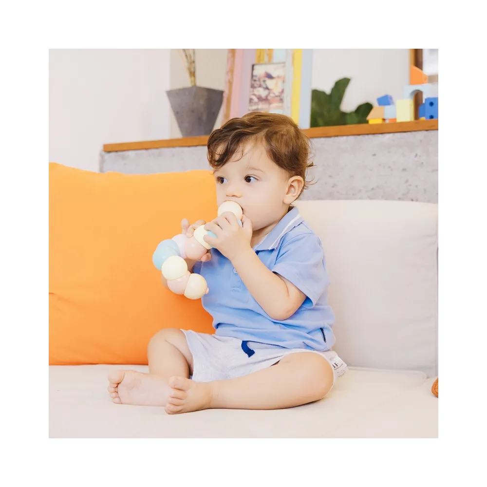 Zabawka drewniana do rozwoju motoryki w formie gąsienicy