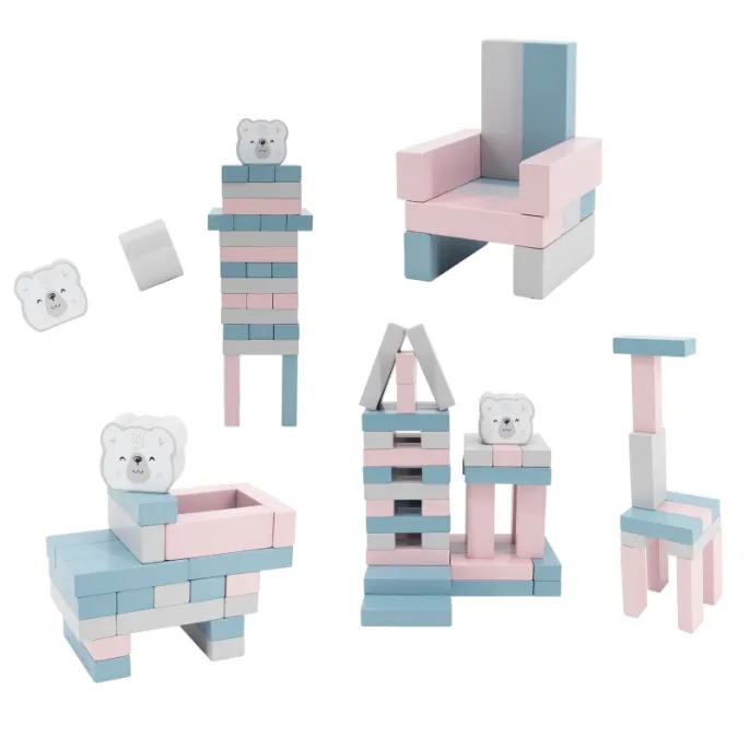 Zabawa z drewnianymi klockami