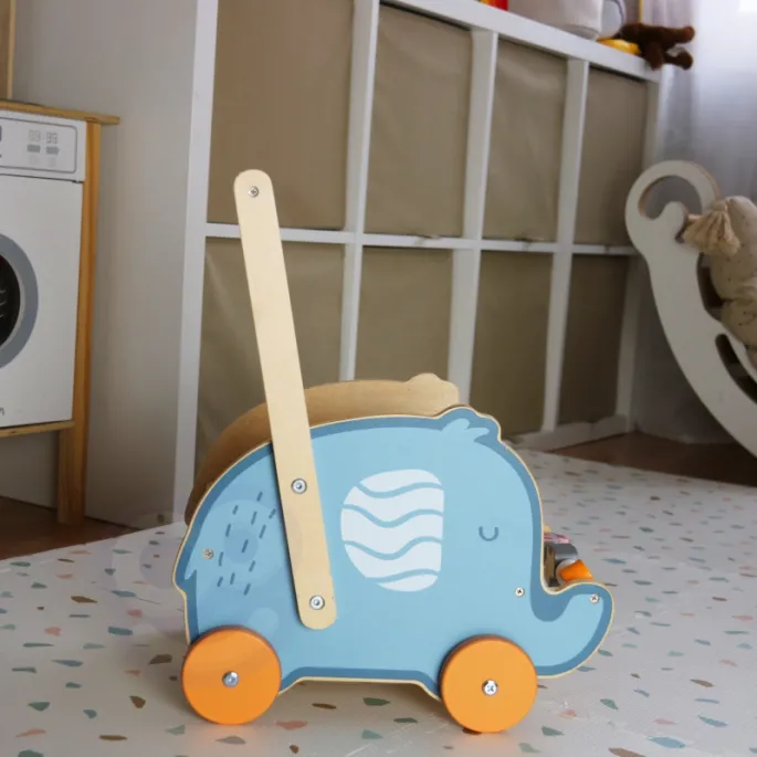 Zestaw ruchowy dla dzieci z zabawnymi przyjaciółmi ze zoo