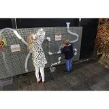 Szeroka tablica na zewnątrz - idealna do interaktywnych zajęć