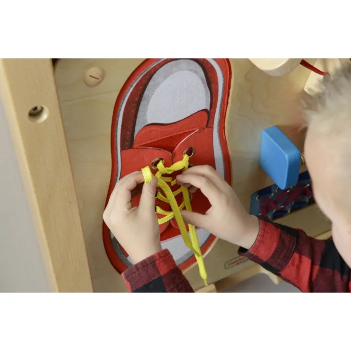 Stylowa tablica edukacyjna z kolorowymi nakrętkami