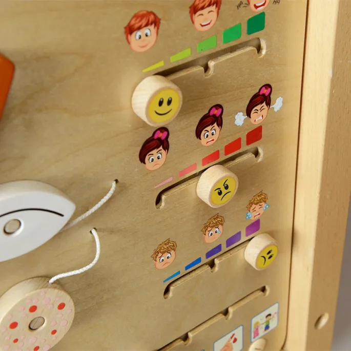 Zabawa z emocjami - tablica edukacyjna dla maluchów