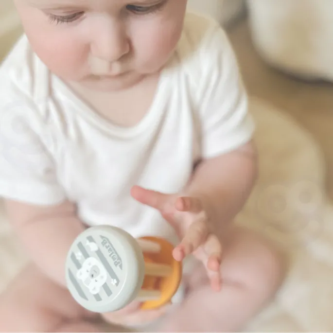 Kolorowa grzechotka idealna na pierwszą zabawkę