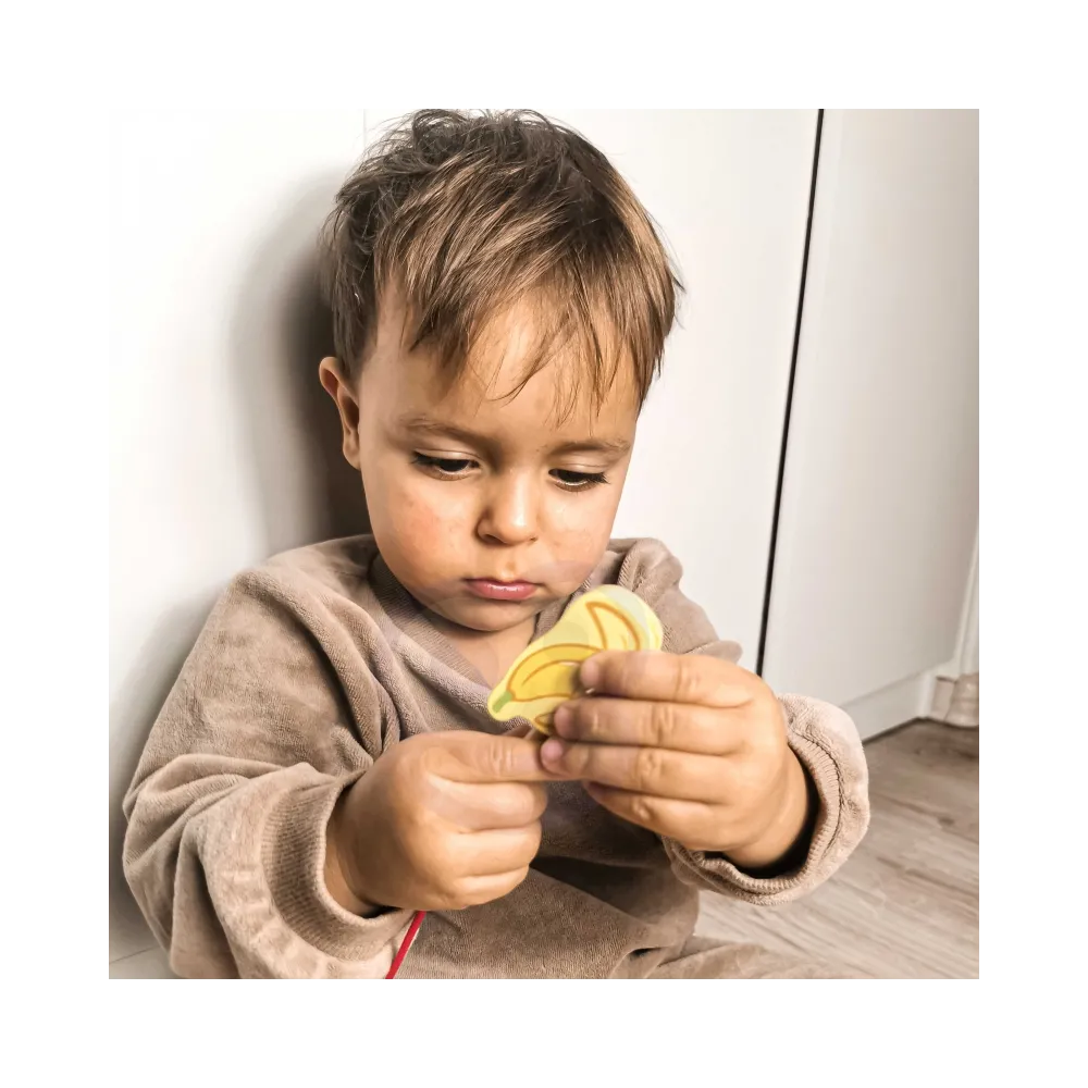 CLASSIC WORLD Drewniane Klocki do Nawlekania Owoce 13 el.