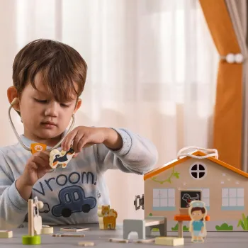 Zabawka edukacyjna klinika dla zwierząt z drewna bukowego dla dzieci