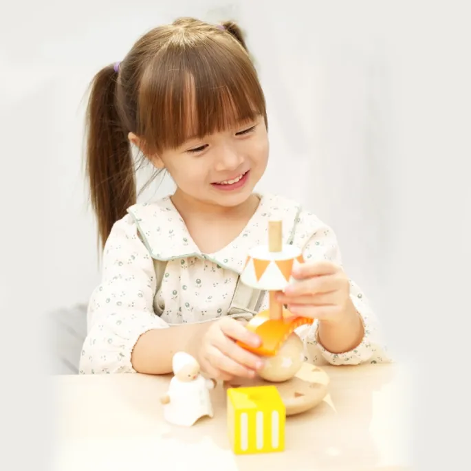 Zabawna drewniana układanka dla maluchów