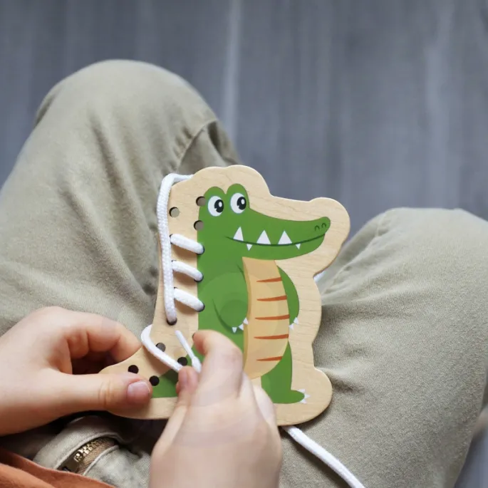 Bezpieczne drewniane elementy do zabawy